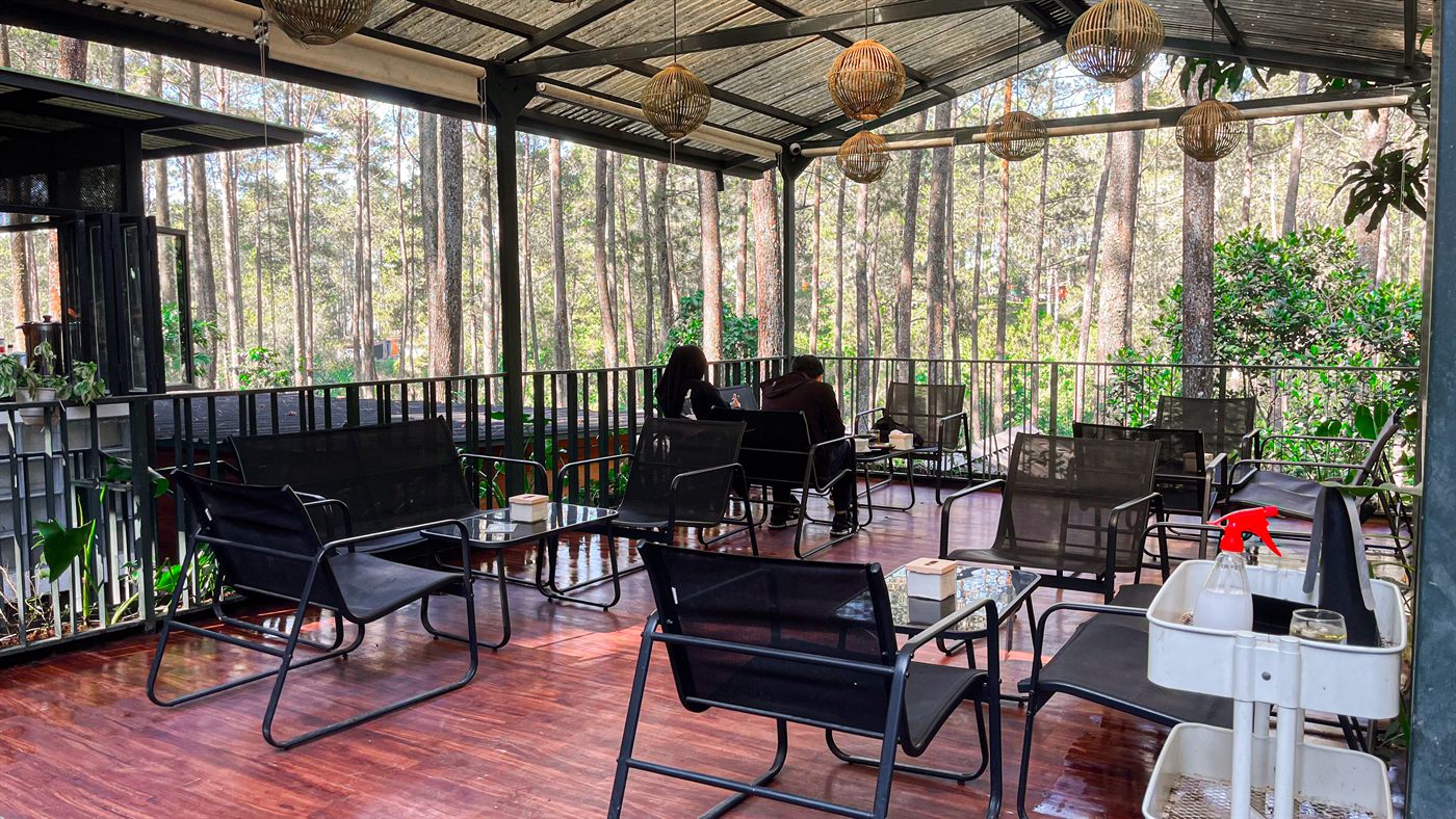 Lounge Deck Santap Bruriram